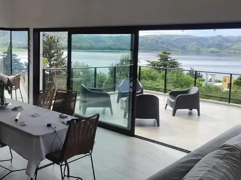 CASA  EN PARQUE SIQUIMAN