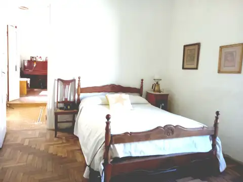 Casa De Epoca En Ciudadela Sobre Doble Lote - Vivienda O Desarrollo Inmobiliario