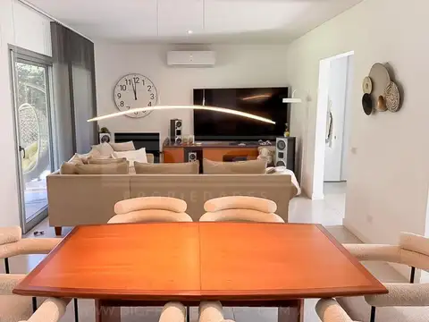 Casa en Venta en Barrio el Cazador, USD 275.000