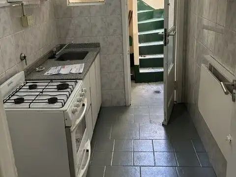PH EN ALQUILER SIN EXPENSAS EN LANUSITA