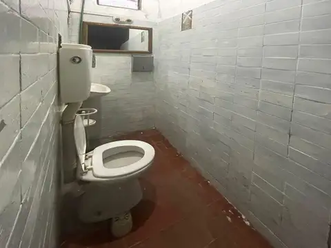 3 LOCALES + GALPON + DEPTO 3 AMB - MERLO