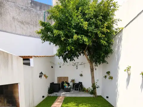 PH TRIPLEX 5 AMBIENTES CON GARAGE JARDÍN PARRILLA