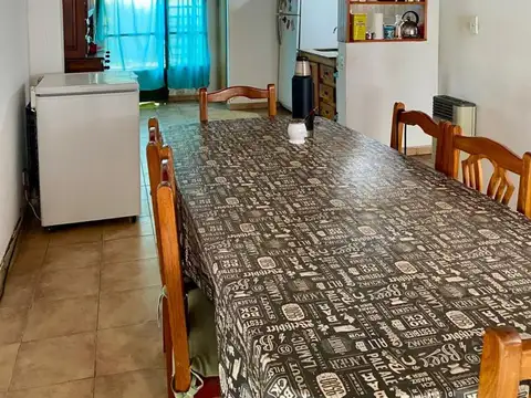 141 entre 47 y 49 800