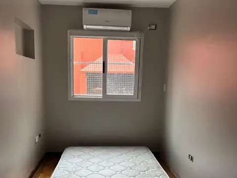 Depto Tipo Casa en Alquiler con 1 cocheras