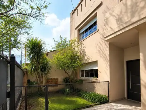 Depto Tipo Casa en Alquiler de 2 dormitorios