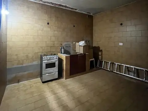 Galpon en bella vista, de grandes dimensiones, esquina avellaneda, oportunidad