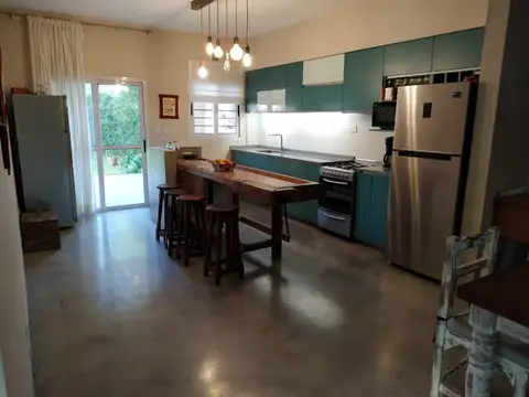 Casa en Venta en Barrio Parque Leloir, USD 200.000