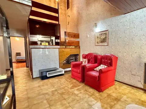 Casa 5 ambientes con 2 baños