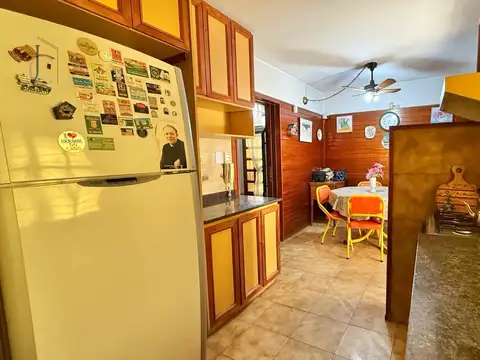 Casa 5 ambientes con 2 baños