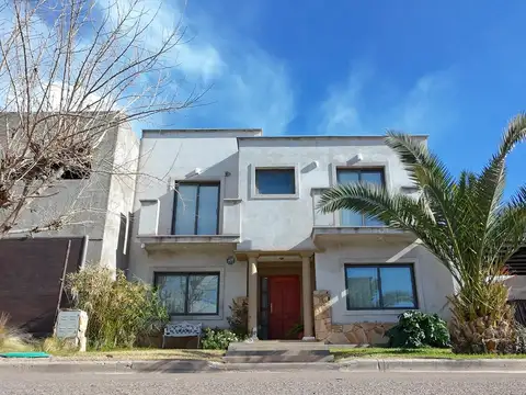 Casa en Barrio Privado Lujan de Cuyo