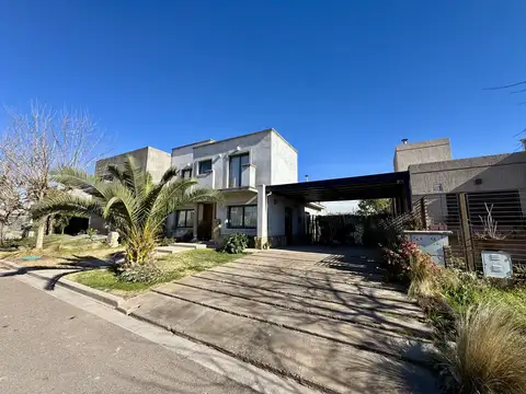 Susana Corvalan s/n 0 Barrio Vistandes