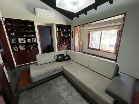 Casa en Ciudad Evita - Con Patio Y Piscina