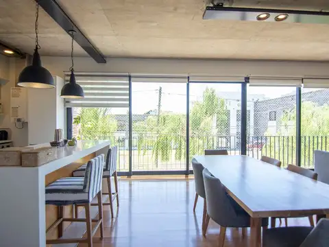 Departamento en Alquiler con 1 cocheras