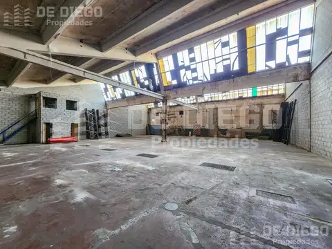 Deposito de 700 m2 en alquiler, dentro de predio con seguridad, Florida Oeste