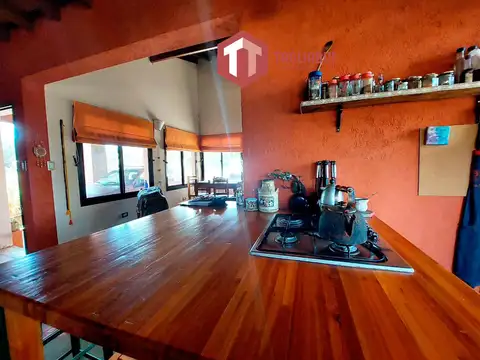 Casa 4 ambientes con 2 baños