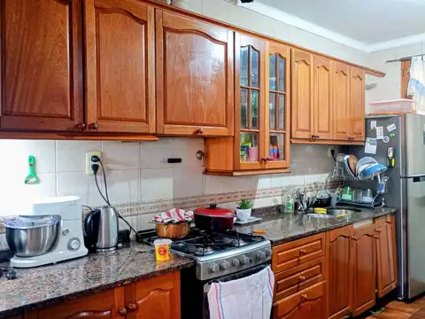 Casa 5 ambientes con 1 baño