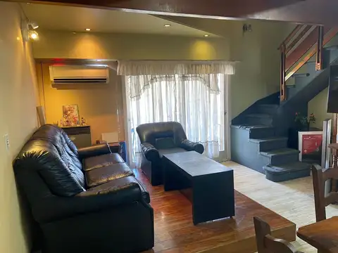 Depto Tipo Casa en Venta de 4 ambientes