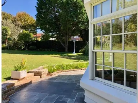 Importante Chalet sobre varios terrenos casi 1000m2. cub