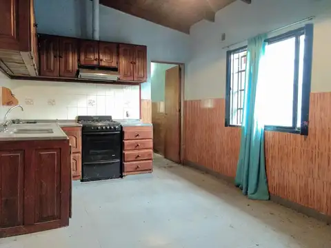 Casa 5 ambientes con 2 baños