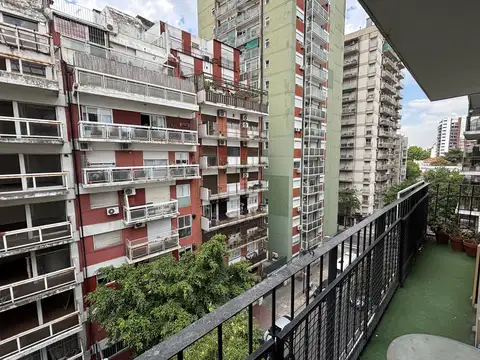 Tres Ambientes con Dependencia + Escritorio Apto Prof a Pasos de Coronel Diaz