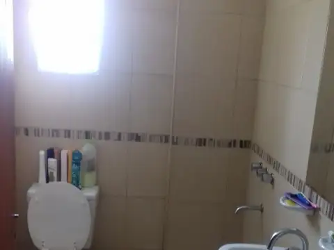 Casa 2 ambientes con 1 baño