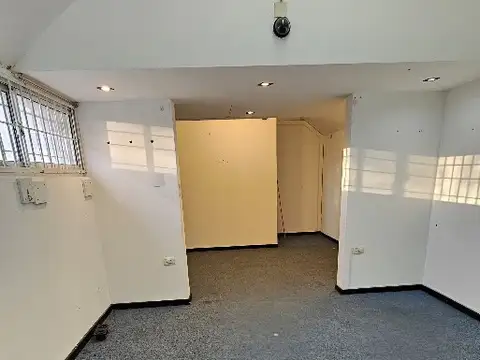 ALQUILER OFICINA SOBRE CALLE GÜEMES. IDEAL SHOWROOM