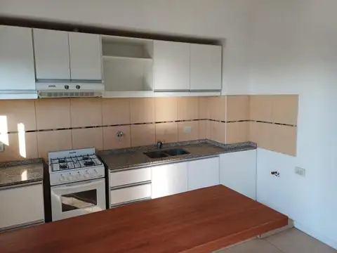 Departamento en Alquiler en Remedios de Escalada, $ 620.000
