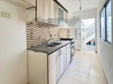 Depto Tipo Casa en Venta 18 años