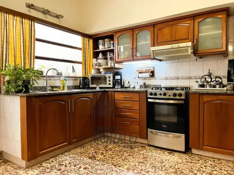 VENTA CASA 4 AMB. V LURO GARAGE QUINCHO Y PARRILLA