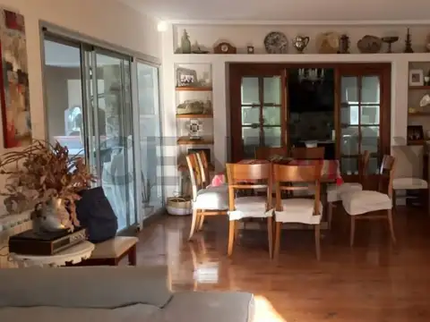 Casa 7 ambientes con 3 baños
