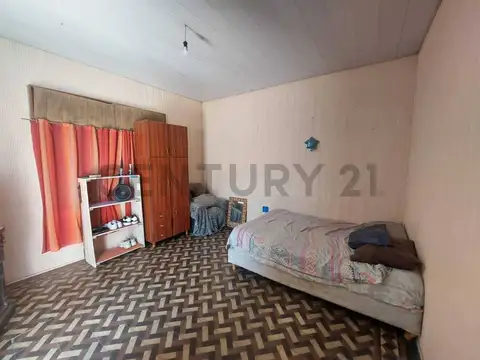 Casa 5 ambientes con 2 baños