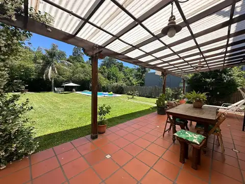 Casa 5 ambientes con 2 baños