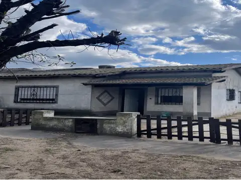 casa sobre calle 520 con salida 520 bis entre 513 y 515