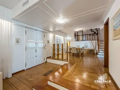 Casa 9 ambientes con 3 baños