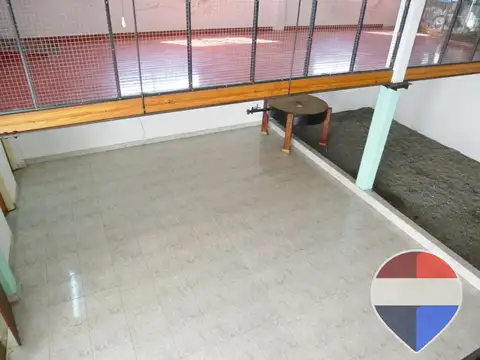 VENTA LOCAL + Depto Coch DEPOSITO  Parque PILETA