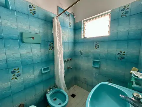 Muy linda casa  con gran Parque y Vista Abierta en Lomas del Mirador!