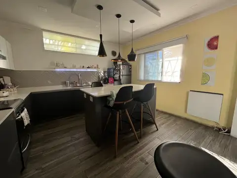 Depto Tipo Casa en Venta de 5 ambientes