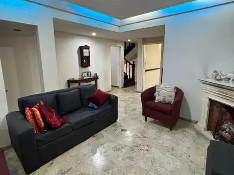 Casa 6 ambientes con 3 baños
