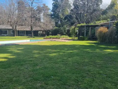 Casa en Venta con 8 cocheras