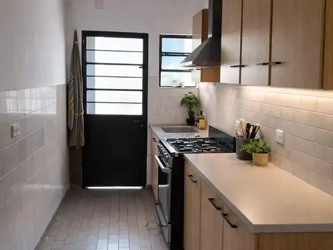 EMILIO LAMARCA 800, Piso 1º