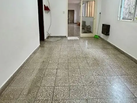 Depto Tipo Casa en Alquiler en Lanús, $ 850.000