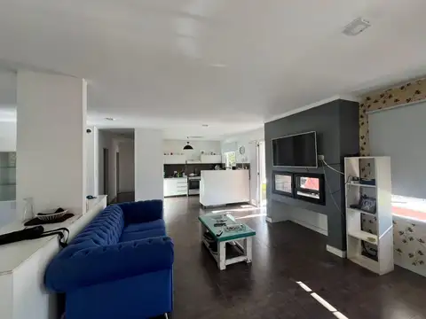 Casa 7 ambientes con 4 baños