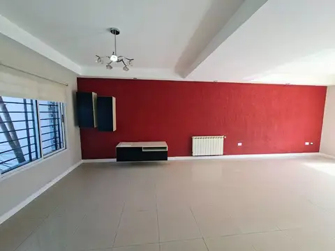 Casa en Venta con 4 cocheras