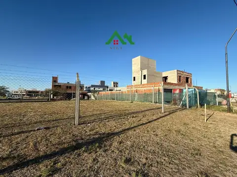 Terreno en Venta 28  mts Fondo