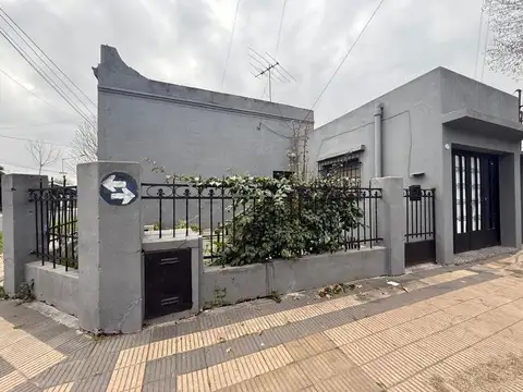 CASA VENTA 4 AMB CON TERRAZA JARDIN Y GARAGE