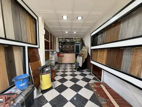 Local en Venta sobre Av. 532 en La Plata