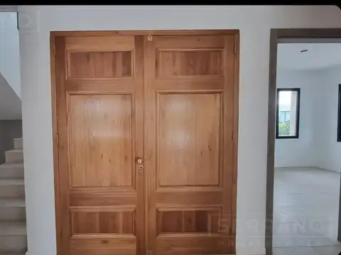 Casa en Alquiler de 4 dormitorios