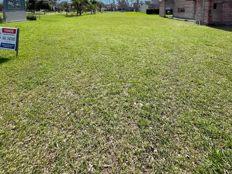 VENTA terreno de 744 m2 en Llambi Campbell