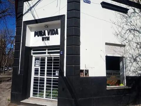 VENTA DE CASA TRES DORMITORIOS Y LOCAL COMERCIAL REP. SEXTA