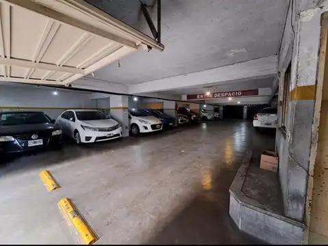 Cochera Fija en Venta En Garage Privado